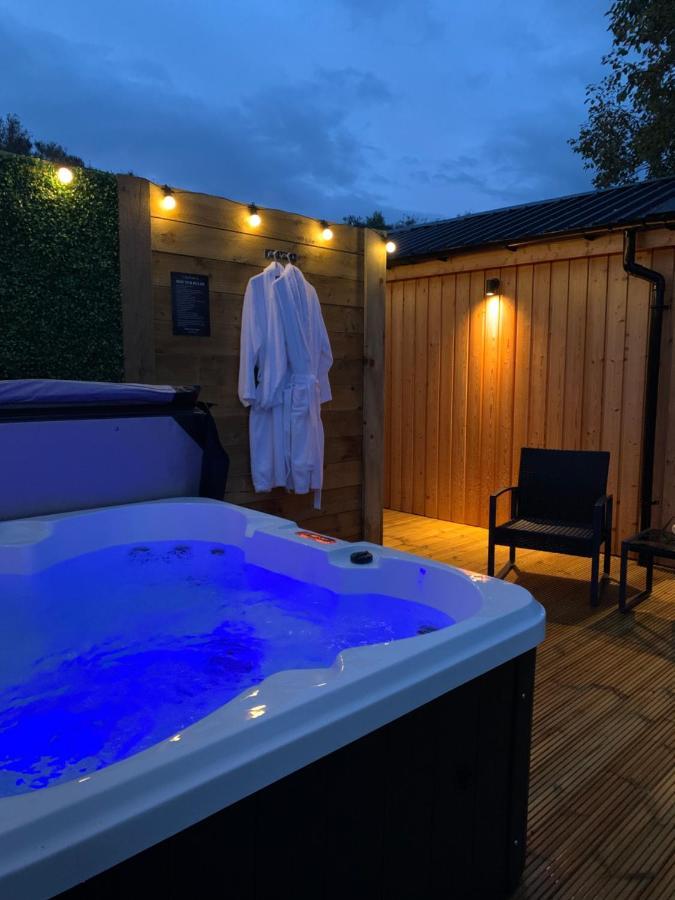 River Huts, Highland River Retreat With Hot Tub Inverness Exterior foto