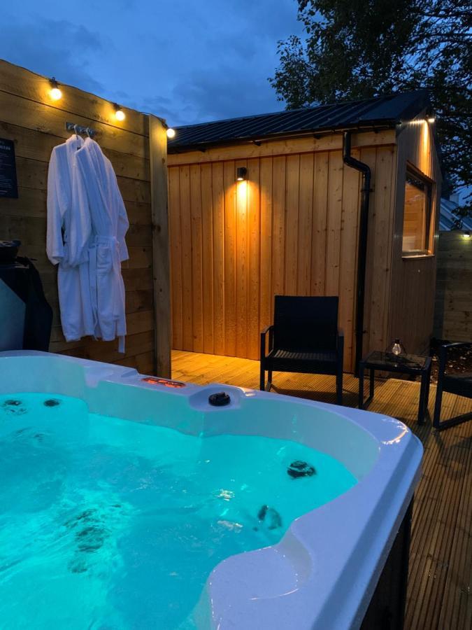 River Huts, Highland River Retreat With Hot Tub Inverness Exterior foto